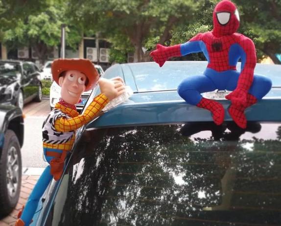 車主注意！車上貼了這種東西，引發(fā)事故要負(fù)全責(zé)