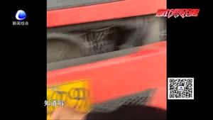 逃避抓拍有絕招 號牌下面裝燈光