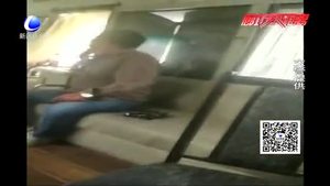 違法司機(jī)被攔停 毆打恐嚇交警