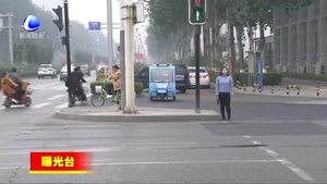 燃油電動(dòng)三（四）輪車不按規(guī)定道路行駛危害多