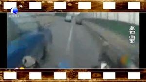 監(jiān)控記錄：男子高架“飚”摩托拍視頻炫耀 被民警抓獲