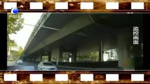 司機抱娃開車 妨礙安全駕駛被處罰