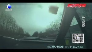 八旬老翁外出迷路 熱心交警護送回家