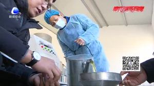 “脫貧戶(hù)”李國(guó)術(shù) 榨油踏上幸福路