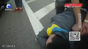 失主巧遇偷車(chē)賊 交警協(xié)助送警局