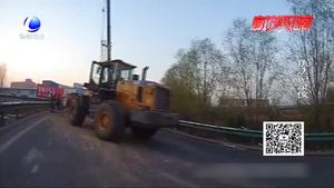 零距離·交通：速度未減急剎車 高速匝道翻車釀事故