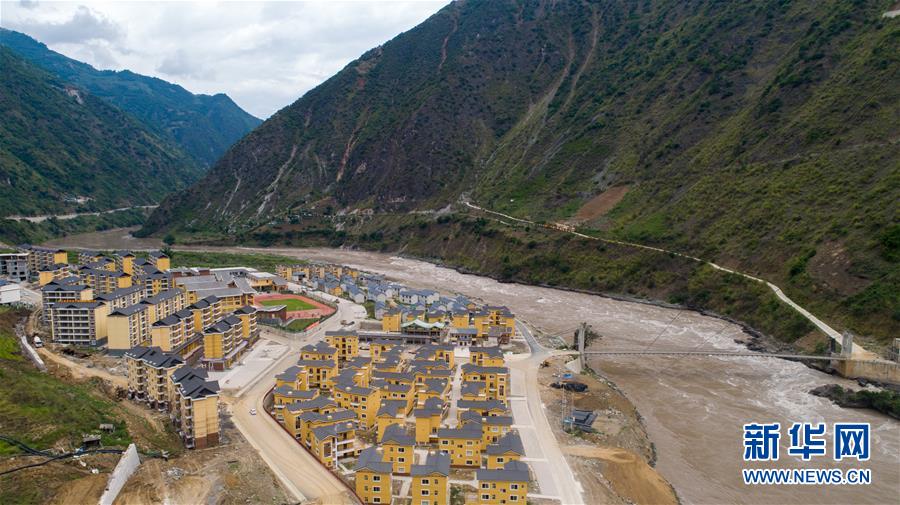 （直過民族脫貧攻堅·圖文互動）（1）下山！傈僳群眾開啟新生活