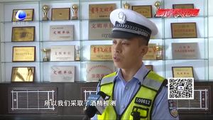 醉駕司機路上睡   一覺醒來一臉懵：我怎么在這兒了？