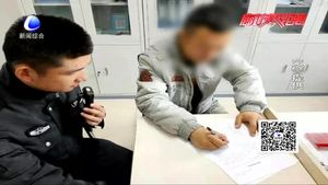 男子騎摩托上路被查 準駕車型不符涉嫌違法