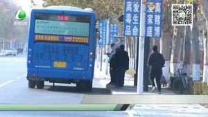 34路公交司機(jī)拾金不昧 平凡之舉暖人心