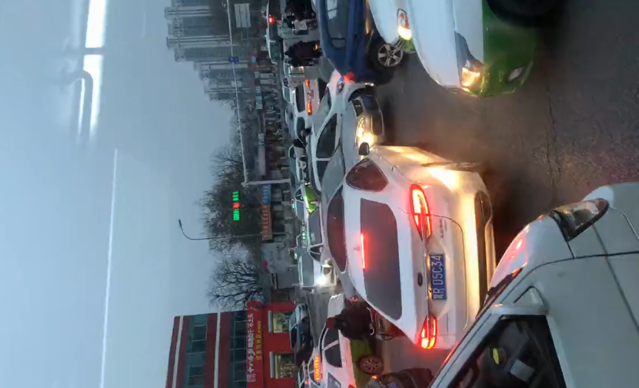 來自四面八方的車