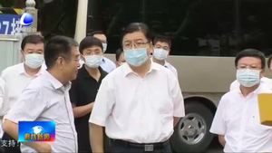 馮韶慧暗訪檢查爭(zhēng)創(chuàng)文明城市工作