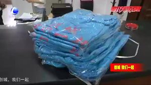 我市4000多名出租車司機統(tǒng)一著裝上崗