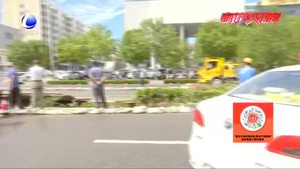 銀河路六大街口主路塌陷 多部門緊急調(diào)度保障市民安全