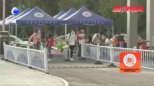 “別來無恙 歡迎回?！北比A航天工業(yè)學(xué)院第一批學(xué)生返校復(fù)課