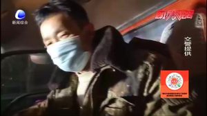 零距離·交通：車停高速導流帶 司機酣睡一小時